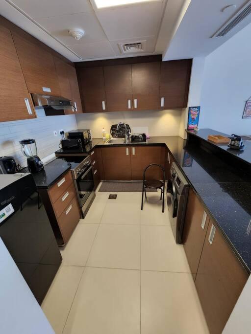 Cozy 1Br In Iconic Tower Lägenhet Abu Dhabi Exteriör bild
