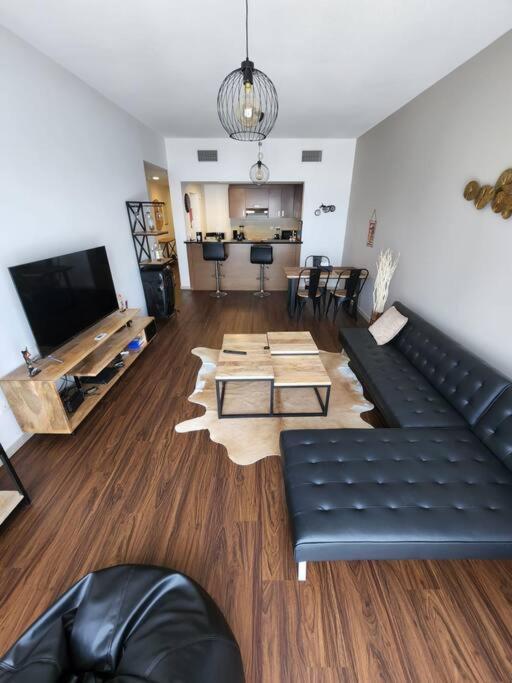 Cozy 1Br In Iconic Tower Lägenhet Abu Dhabi Exteriör bild