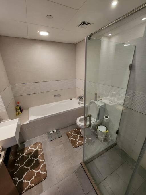 Cozy 1Br In Iconic Tower Lägenhet Abu Dhabi Exteriör bild